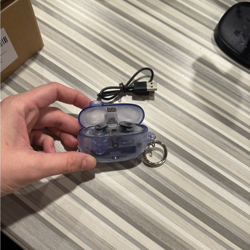 Clear beats Wireless Earbuds with Charging Case